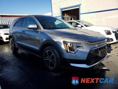 Czwarte zdjęcie samochodu z boku: 2026 KIA NIRO LX VIN:KNDCP3LE9T5345388 - miniatura