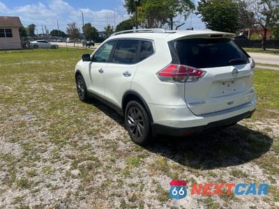 Trzecie zdjęcie samochodu z tyłu: 2016 NISSAN ROGUE SL VIN:5N1AT2MV5GC886219 - miniatura