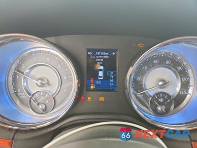 Zdjęcie 9 z 12 samochodu: 2012 CHRYSLER 300 LIMITED VIN:2C3CCACG1CH250404 - miniatura