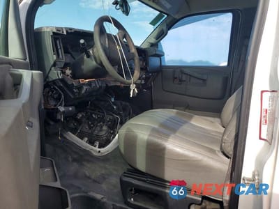 Zdjęcie 7 z 14 samochodu: 2018 CHEVROLET EXPRESS G2500 VIN:1GCWGAFG6J1318863 - miniatura