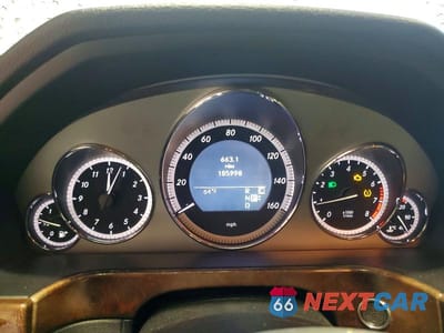 Zdjęcie 9 z 12 samochodu: 2010 MERCEDES-BENZ E550 VIN:WDDHF9AB4AA236643 - miniatura