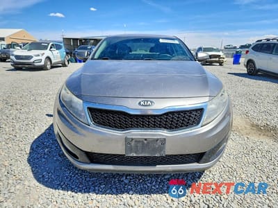 Piąte zdjęcie samochodu w środku: 2013 KIA OPTIMA LX VIN:5XXGM4A75DG099781 - miniatura