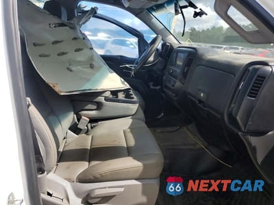 Zdjęcie 7 z 12 samochodu: 2018 CHEVROLET SILVERADO C1500 VIN:3GCPCNEC9JG363156 - miniatura