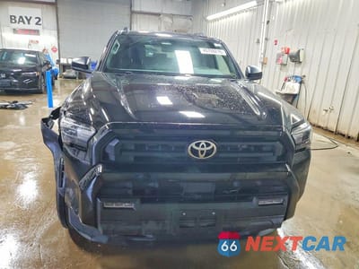 Piąte zdjęcie samochodu w środku: 2026 TOYOTA 4RUNNER SR5 VIN:JTEVA5BR8T5079609 - miniatura
