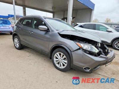 Czwarte zdjęcie samochodu z boku: 2018 NISSAN ROGUE SPORT SV VIN:JN1BJ1CR3JW204492 - miniatura