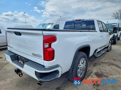 Trzecie zdjęcie samochodu z tyłu: 2024 CHEVROLET SILVERADO K2500 HIGH COUNTRY VIN:1GC4YRE79RF215861 - miniatura