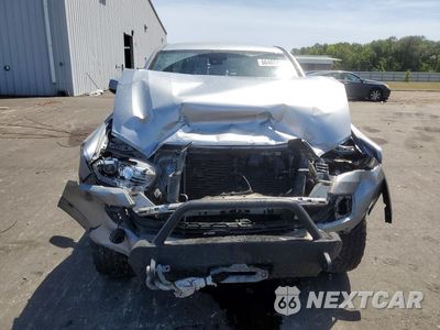 Piąte zdjęcie samochodu w środku: 2018 TOYOTA TACOMA TRD OFF-ROAD VIN:5TFCZ5AN1JX156339 - miniatura