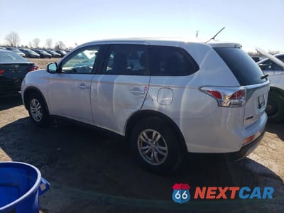 Drugie zdjęcie samochodu z przodu: 2015 MITSUBISHI OUTLANDER ES VIN:JA4AD2A36FZ603465 - miniatura