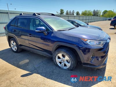 Czwarte zdjęcie samochodu z boku: 2019 TOYOTA RAV4 XLE VIN:JTMP1RFV6KD038699 - miniatura