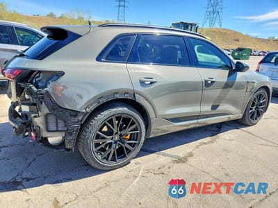 Trzecie zdjęcie samochodu z tyłu: 2022 AUDI E-TRON CHRONOS VIN:WA1VABGE9NB004960 - miniatura