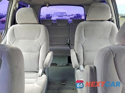 Zdjęcie 10 z 13 samochodu: 2006 HONDA ODYSSEY LX VIN:5FNRL38266B099763 - miniatura