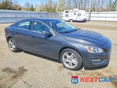 Czwarte zdjęcie samochodu z boku: 2015 VOLVO S60 PREMIER VIN:YV1612TK8F2355053 - miniatura