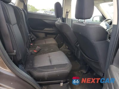 Zdjęcie 11 z 13 samochodu: 2020 MITSUBISHI OUTLANDER SE VIN:JA4AZ3A3XLZ022747 - miniatura
