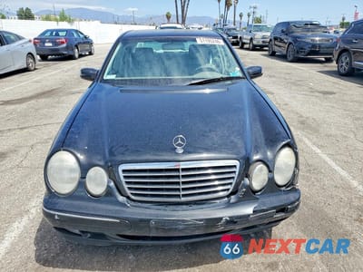 Piąte zdjęcie samochodu w środku: 2001 MERCEDES-BENZ E 430 VIN:WDBJF70J31X049267 - miniatura