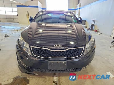 Piąte zdjęcie samochodu w środku: 2013 KIA OPTIMA SX VIN:5XXGR4A67DG166129 - miniatura