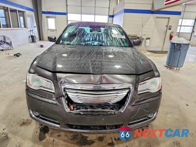 Piąte zdjęcie samochodu w środku: 2013 CHRYSLER 300 VIN:2C3CCAAG8DH710078 - miniatura