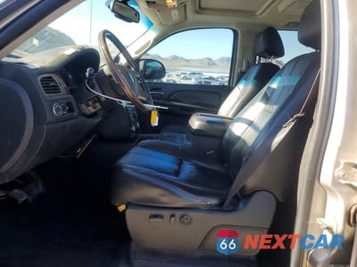 Zdjęcie 7 z 13 samochodu: 2007 GMC NEW SIERRA DENALI VIN:2GTEK638471689155 - miniatura