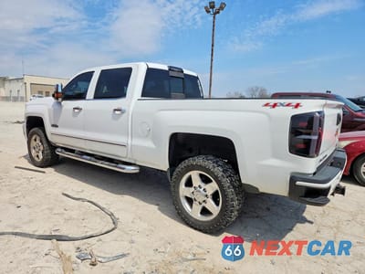 Drugie zdjęcie samochodu z przodu: 2015 CHEVROLET SILVERADO K2500 HIGH COUNTRY VIN:1GC1KXE81FF558600 - miniatura