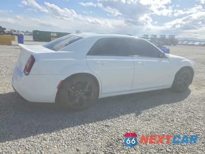 Trzecie zdjęcie samochodu z tyłu: 2021 CHRYSLER 300 S VIN:2C3CCABT2MH507019 - miniatura