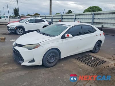 2017 TOYOTA COROLLA LE 5YFBURHE4HP697692 - główne zdjęcie licytacji z USA - miniatura