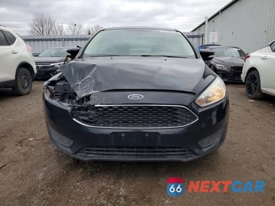 Piąte zdjęcie samochodu w środku: 2017 FORD FOCUS SE VIN:1FADP3F28HL273372 - miniatura