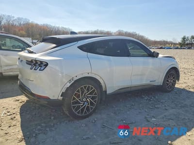 Trzecie zdjęcie samochodu z tyłu: 2022 FORD MUSTANG MACH-E GT VIN:3FMTK4SX1NMA30827 - miniatura