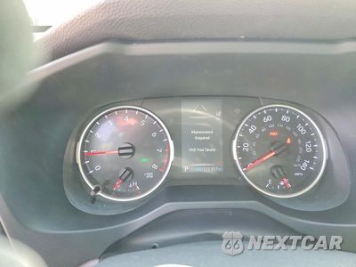 Zdjęcie 9 z 13 samochodu: 2019 TOYOTA RAV4 XLE VIN:JTMP1RFV2KD011760 - miniatura