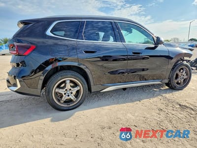 Trzecie zdjęcie samochodu z tyłu: 2024 BMW X1 XDRIVE28I VIN:WBX73EF04R5Y37606 - miniatura
