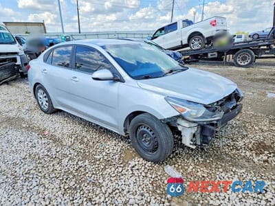 Czwarte zdjęcie samochodu z boku: 2020 KIA RIO S VIN:3KPA24AD7LE273665 - miniatura