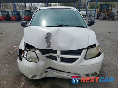 Piąte zdjęcie samochodu w środku: 2005 DODGE GRAND CARAVAN SXT VIN:2D8GP44L35R271834 - miniatura