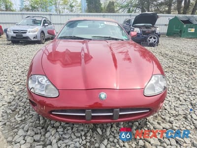 Piąte zdjęcie samochodu w środku: 1998 JAGUAR XK8 VIN:SAJGX2240WC026130 - miniatura