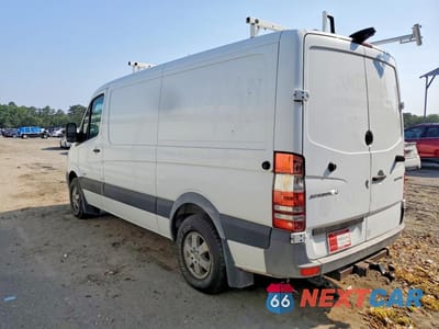 Drugie zdjęcie samochodu z przodu: 2014 MERCEDES BENZ SPRINTER 2500 VIN:WD3PE7DC9E5877703 - miniatura