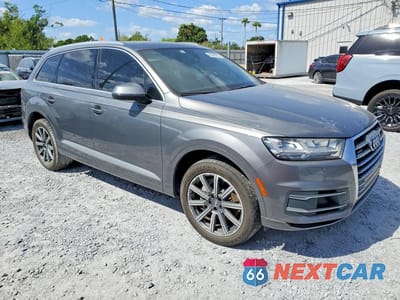 Czwarte zdjęcie samochodu z boku: 2017 AUDI Q7 VIN:WA1LAAF7XHD033655 - miniatura
