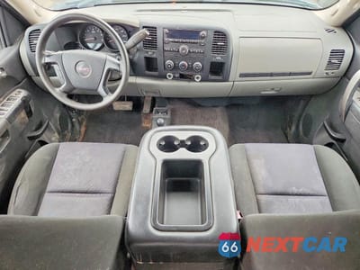 Zdjęcie 8 z 12 samochodu: 2010 GMC SIERRA K1500 SL VIN:3GTRKUEA1AG120834 - miniatura