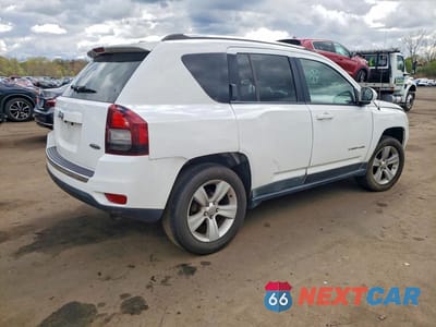 Trzecie zdjęcie samochodu z tyłu: 2015 JEEP COMPASS LATITUDE VIN:1C4NJDEB9FD120725 - miniatura