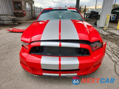 Piąte zdjęcie samochodu w środku: 2014 FORD MUSTANG VIN:1ZVBP8AM2E5328760 - miniatura