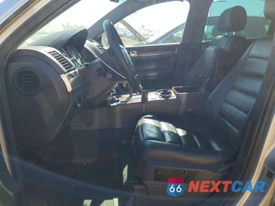 Zdjęcie 7 z 12 samochodu: 2006 VOLKSWAGEN TOUAREG 3.2 VIN:WVGZG77L46D026478 - miniatura