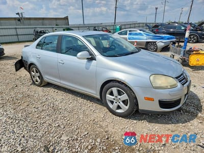 Czwarte zdjęcie samochodu z boku: 2008 VOLKSWAGEN JETTA SE VIN:3VWRZ71K18M059327 - miniatura