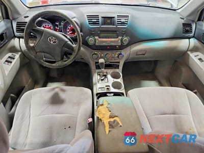 Zdjęcie 8 z 11 samochodu: 2008 TOYOTA HIGHLANDER BASE VIN:JTEES41A782049934 - miniatura