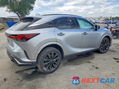 Trzecie zdjęcie samochodu z tyłu: 2024 LEXUS RX 350 F SPORT HANDLING VIN:2T2BAMCA8RC059670 - miniatura