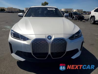 Piąte zdjęcie samochodu w środku: 2025 BMW I4 EDRIVE 40 VIN:WBY23HD01SFV85131 - miniatura