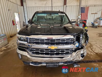 Piąte zdjęcie samochodu w środku: 2017 CHEVROLET SILVERADO K1500 LTZ VIN:1GCUKSEC8HF219517 - miniatura