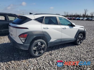 Trzecie zdjęcie samochodu z tyłu: 2025 HYUNDAI KONA SEL VIN:KM8HBCAB9SU338762 - miniatura