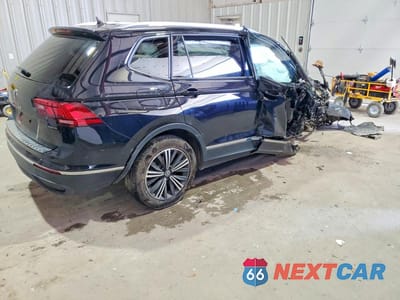 Trzecie zdjęcie samochodu z tyłu: 2024 VOLKSWAGEN TIGUAN WOLFSBURG VIN:3VV5B7AXXRM212873 - miniatura