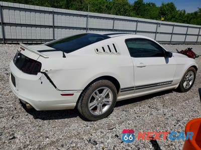 Trzecie zdjęcie samochodu z tyłu: 2013 FORD MUSTANG VIN:1ZVBP8AMXD5266913 - miniatura