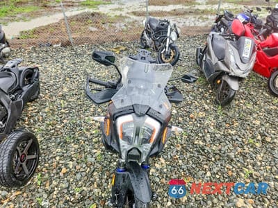 Piąte zdjęcie samochodu w środku: 2023 KTM 1290 SUPER ADVENTURE S VIN:VBKV79404PM966708 - miniatura