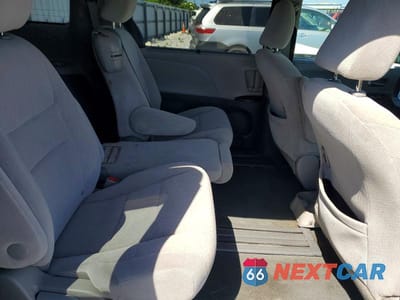 Zdjęcie 11 z 12 samochodu: 2016 TOYOTA SIENNA LE VIN:5TDKK3DC7GS756957 - miniatura