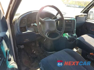 Zdjęcie 8 z 13 samochodu: 2000 CHEVROLET ASTRO VIN:1GCDM19W6YB128620 - miniatura