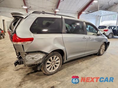 Trzecie zdjęcie samochodu z tyłu: 2011 TOYOTA SIENNA LE VIN:5TDJK3DC3BS006654 - miniatura