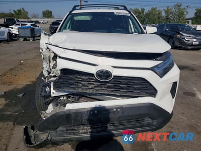 Piąte zdjęcie samochodu w środku: 2022 TOYOTA RAV4 XLE VIN:2T3W1RFV3NC208621 - miniatura